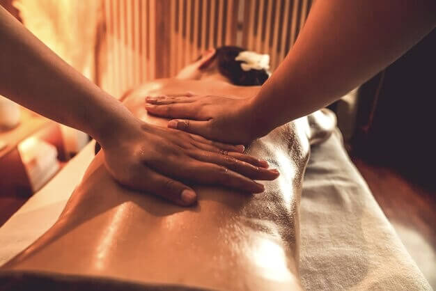 Massage relaxant pour une femme