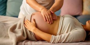 Lire la suite à propos de l’article Massage pendant la grossesse : Bienfaits et précautions