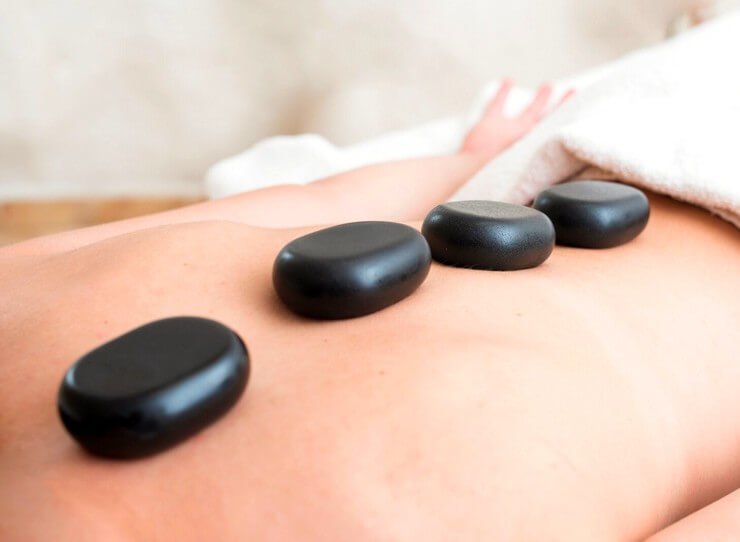 Massage aux pierres chaudes