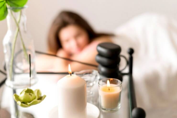 Séance de massage aux pierres chaudes