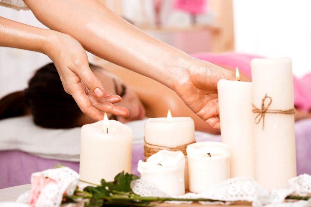 Préparation au massage à la bougie